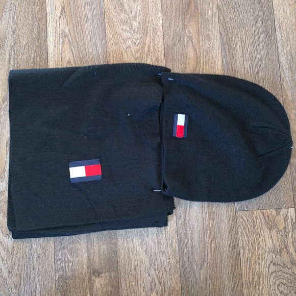 Tommy Hilfiger Logo OSFA Black Knit Beanie & Scarf New w.out tags - Picture 1 of 13